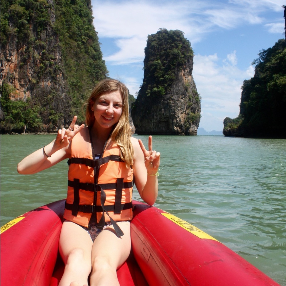 Meet your Posher, Emily